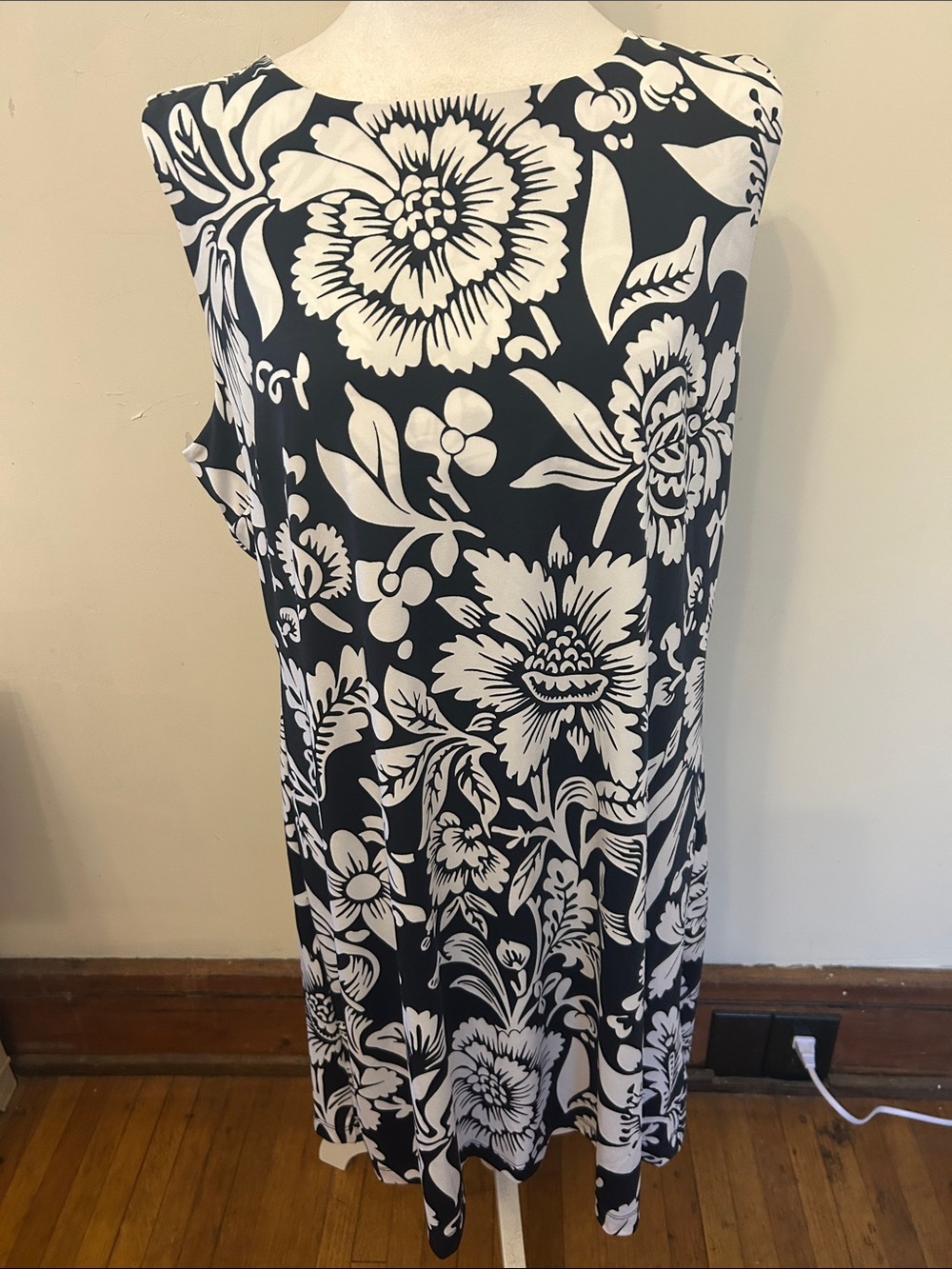 Vince Camuto navy white floral sleeveless dress Size XLP New